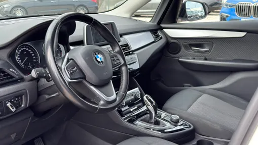 BMW Seria 2 216d aut