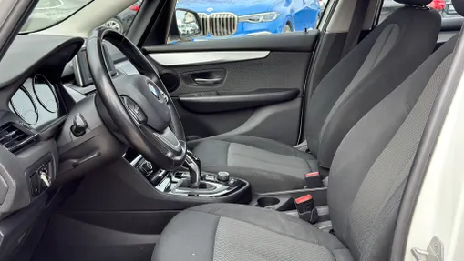 BMW Seria 2 216d aut