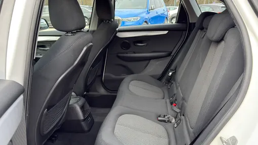 BMW Seria 2 216d aut
