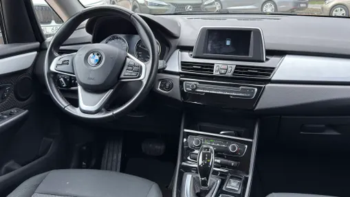 BMW Seria 2 216d aut