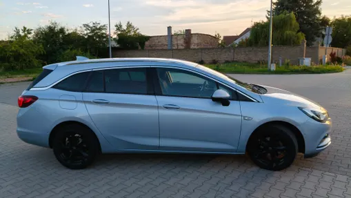 OPEL Astra Astra V 1.4 T Dynamic