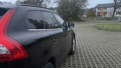 VOLVO XC60 -
