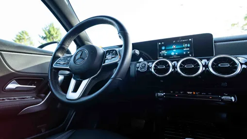 MERCEDES-BENZ A Klasa A 250 Progressive 7G-DCT