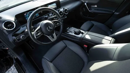 MERCEDES-BENZ A Klasa A 250 Progressive 7G-DCT