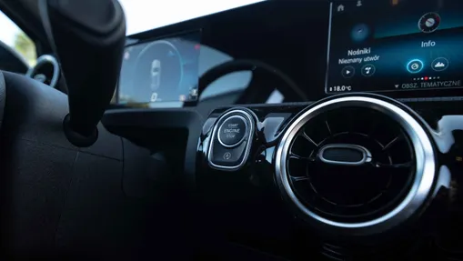 MERCEDES-BENZ A Klasa A 250 Progressive 7G-DCT