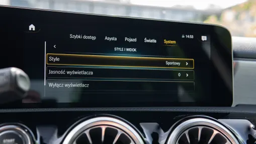 MERCEDES-BENZ A Klasa A 200 AMG Line 7G-DCT