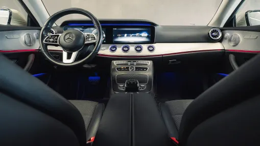 MERCEDES-BENZ E Klasa E 200 Coupe 4-Matic 9G-TRONIC