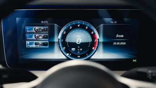 MERCEDES-BENZ E Klasa E 200 Coupe 4-Matic 9G-TRONIC