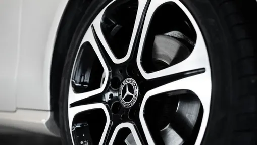 MERCEDES-BENZ E Klasa E 200 Coupe 4-Matic 9G-TRONIC