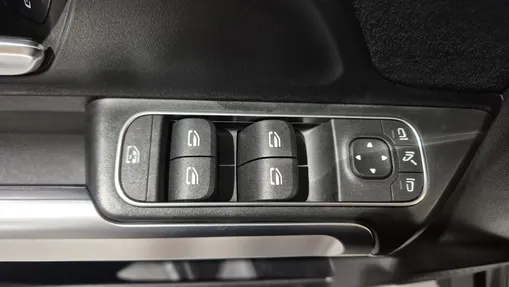 MERCEDES-BENZ GLB GLB 220 d 4-Matic AMG Line 8G-DCT