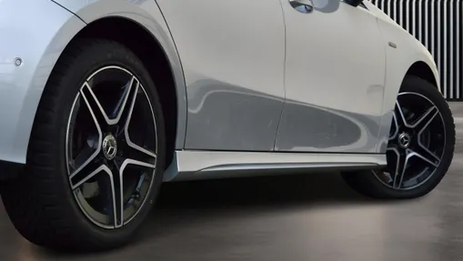 MERCEDES-BENZ A Klasa A 250 e AMG Line 8G-DCT