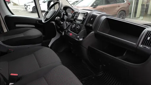 PEUGEOT Boxer Boxer 335 BlueHDi L3H2
