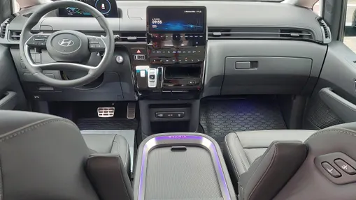 HYUNDAI Staria Staria 1.6 T-GDI HEV Luxury aut Nowy