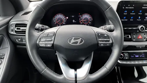 HYUNDAI i30 i30 1.5 T-GDI 48V Smart