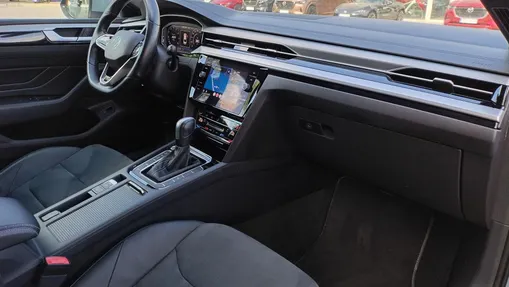 VOLKSWAGEN Arteon Arteon 2.0 TSI R-Line DSG