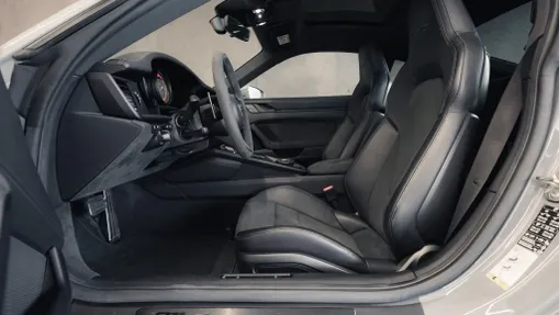 PORSCHE 911 911 Carrera 4 GTS