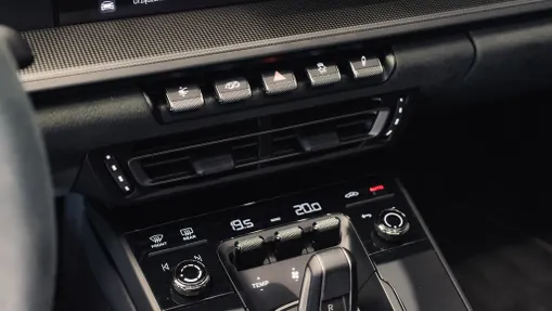 PORSCHE 911 911 Carrera 4 GTS