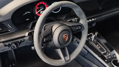PORSCHE 911 911 Carrera 4 GTS