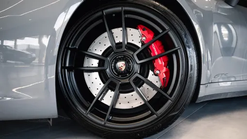 PORSCHE 911 911 Carrera 4 GTS
