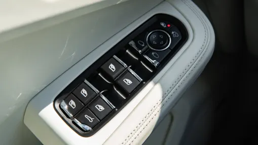 PORSCHE Macan Macan