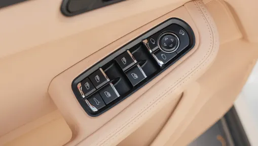 PORSCHE Macan Macan