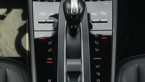 PORSCHE Macan Macan