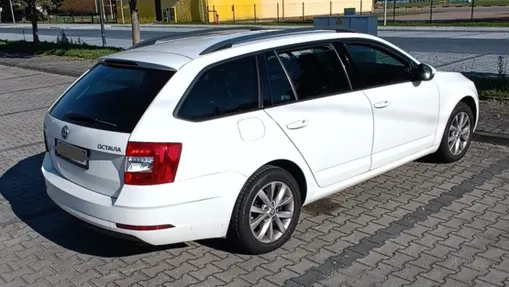 SKODA Octavia -