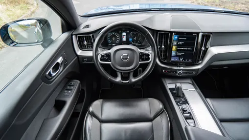 VOLVO XC60 XC60 B4 D AWD R-Design aut
