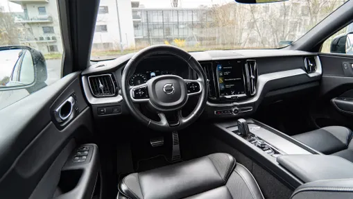 VOLVO XC60 XC60 B4 D AWD R-Design aut