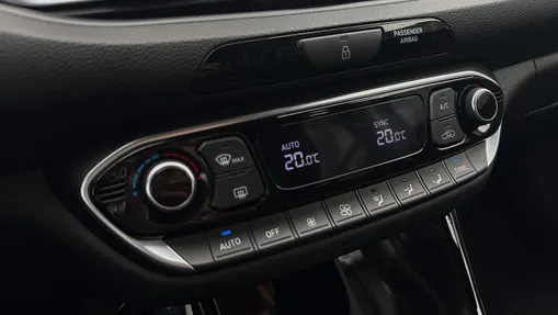 HYUNDAI i30 i30 1.5 T-GDI 48V Smart Plus