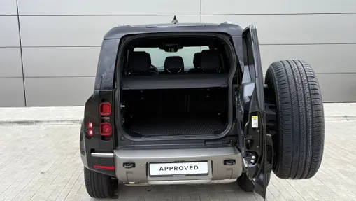 LAND ROVER Defender Defender 110 3.0 D300 mHEV X-Dynamic SE