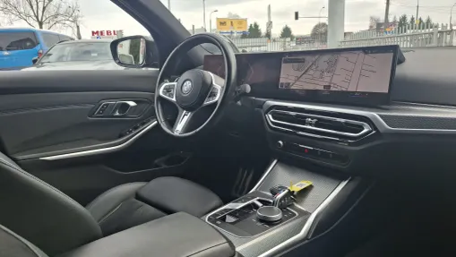 BMW Seria 3 330e M Sport sport-aut