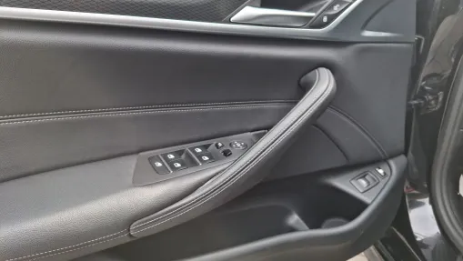 BMW Seria 5 530e M Sport sport-aut