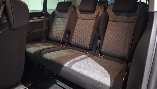 PEUGEOT Traveller Traveller 2.2 BlueHDi Long Business EAT8 Nowy