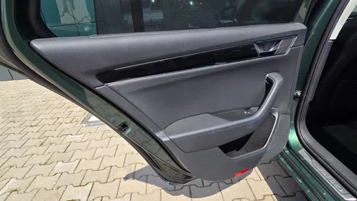 SKODA Superb Superb 2.0 TDI SCR L&K DSG