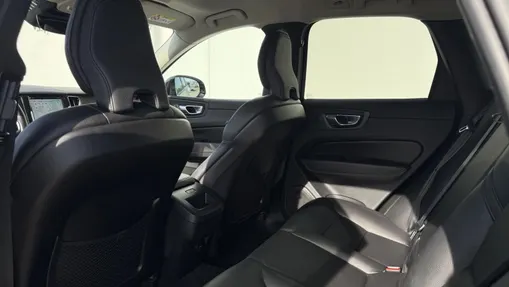 VOLVO XC60 XC60 B4 D AWD Plus Dark aut