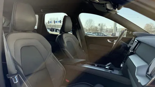 VOLVO XC60 XC60 B5 B AWD Plus Dark aut