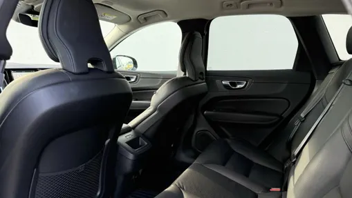 VOLVO XC60 XC60 B4 D AWD Plus Dark aut