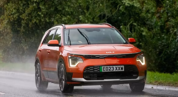Kia Niro Hybrid: technologia, osiągi i warianty napędu