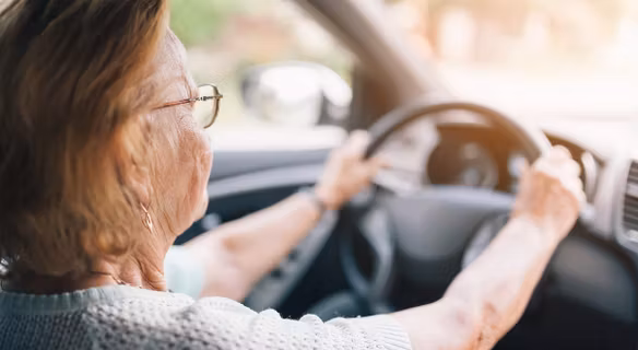 Obowiązkowe badania dla kierowców seniorów? Unia zdecydowała. Co dalej?