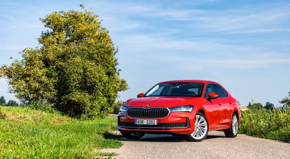 Skoda Superb 2025 – flagowy komfort, nowoczesność i praktyczność