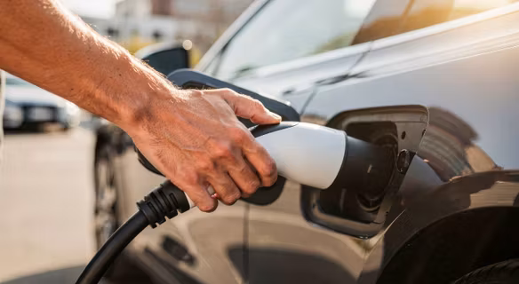 Degradacja baterii EV – jak sprawdzić stan akumulatora przed zakupem używanego elektryka 