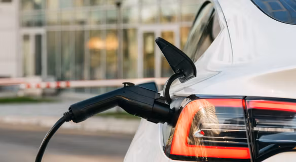 Samochody elektryczne – cena. Ile kosztują nowe elektryki 2025?