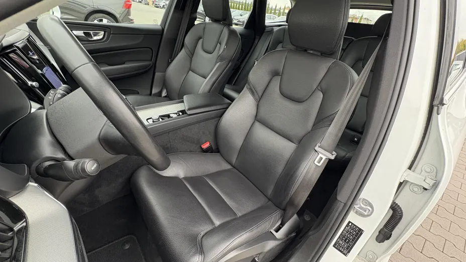 VOLVO XC60 XC60 B4 D Plus Bright aut