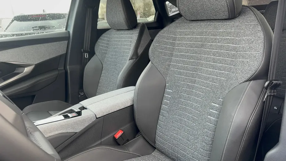 PEUGEOT 3008 e-3008 73kWh Allure Nowy