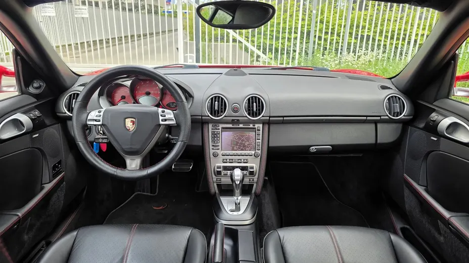 PORSCHE Cayman 718 Cayman GPF GT4 PDK