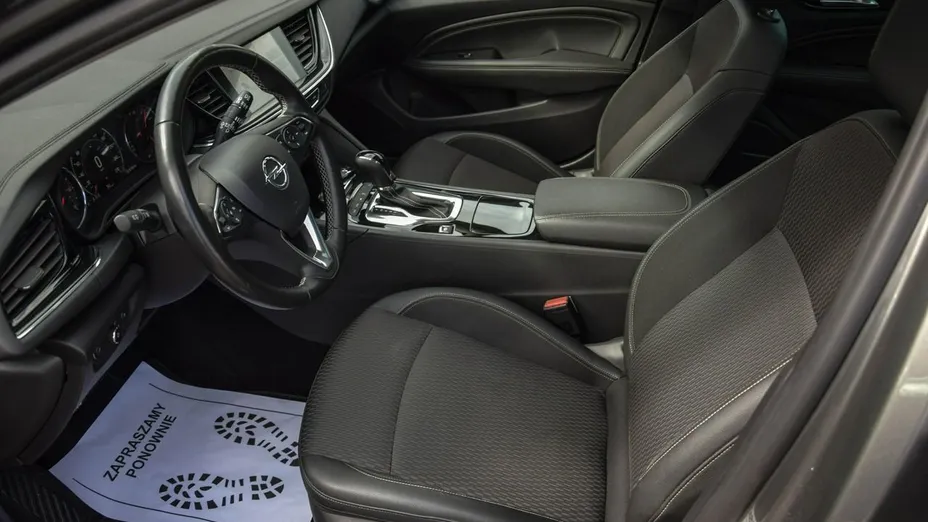 OPEL Insignia -