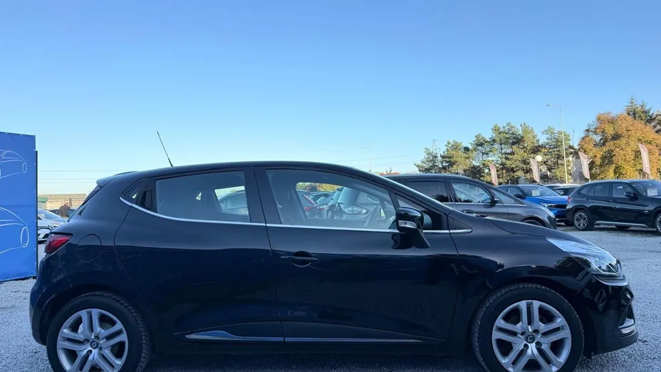 RENAULT Clio -