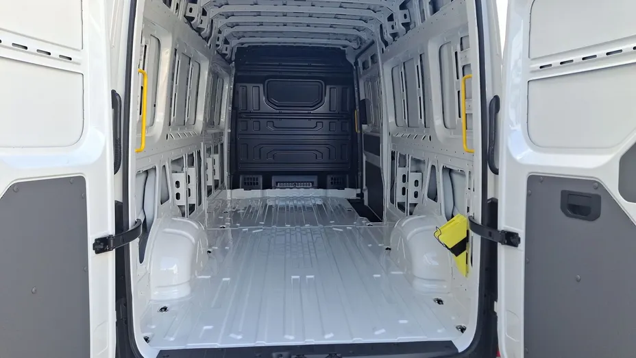 VOLKSWAGEN Crafter Crafter 35 BiTDI (14,4m3) aut Nowy