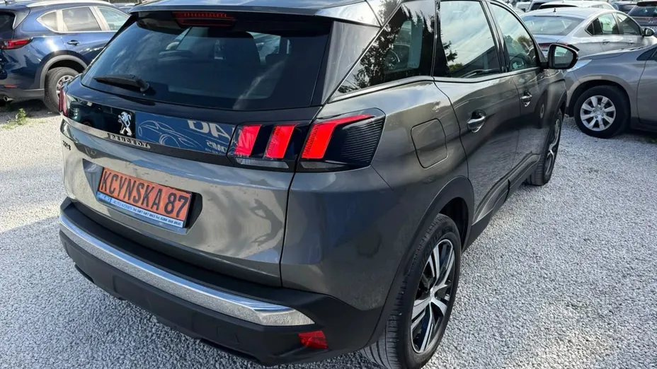 PEUGEOT 3008 -